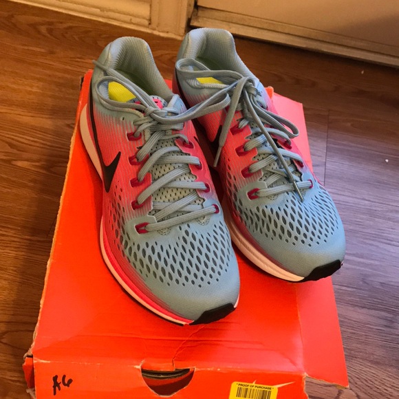 Nike Shoes - Nike air zoom Pegasus 34